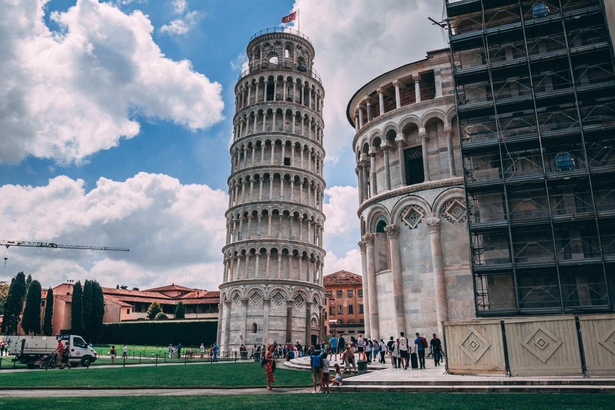 Huh? De Toren van Pisa gaat juist rechter staan! - Escalatie